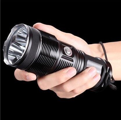 Nitecore TM15 2650 Lümen El Feneri (4X18650)